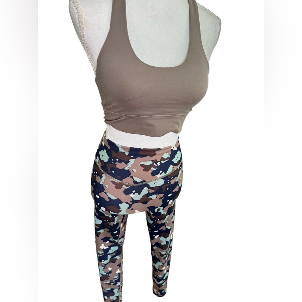 Balance Athletica Vitality Camo Leggings and sports bra size small